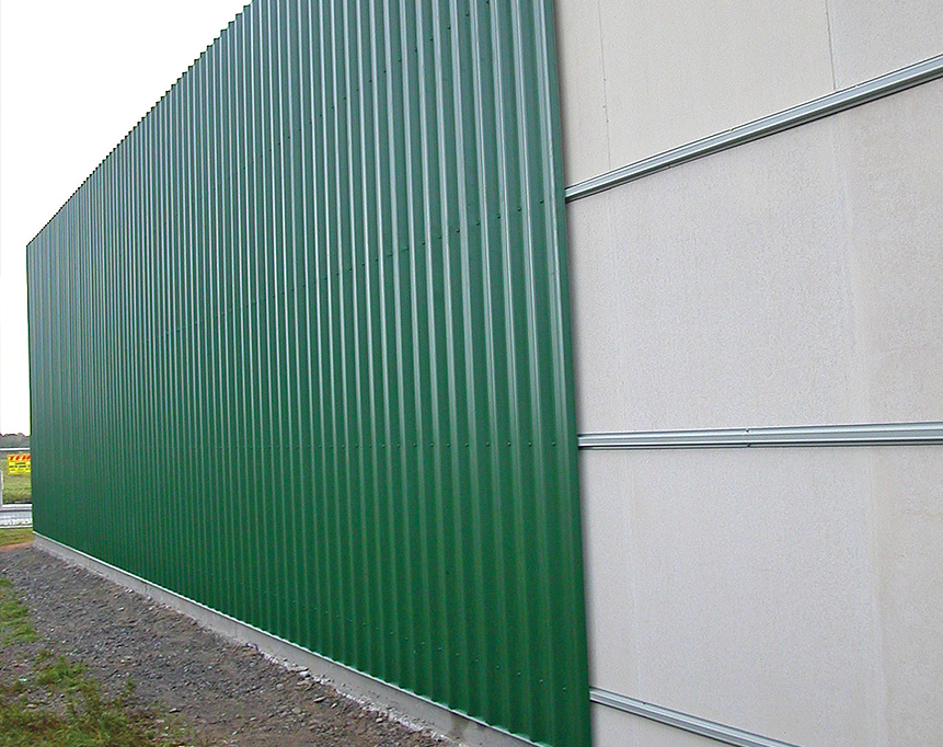 Stramit Uniguard™ fire resisting boundary wall system in green